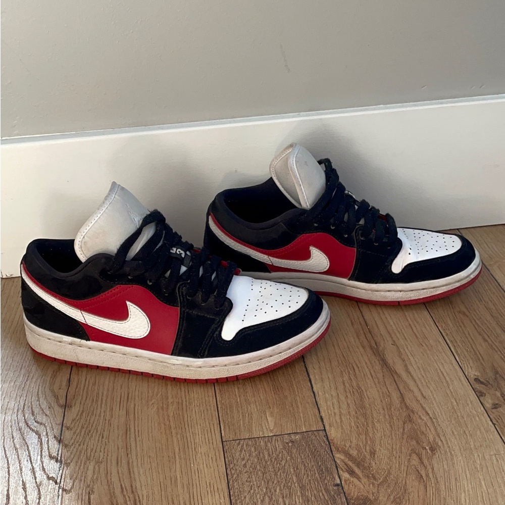 Womens air jordan 1’s